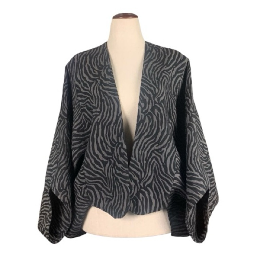 Stylish Black Gray‎ Zebra Print Jacquard Poncho Cape Shrug Lightweight Size OSFM